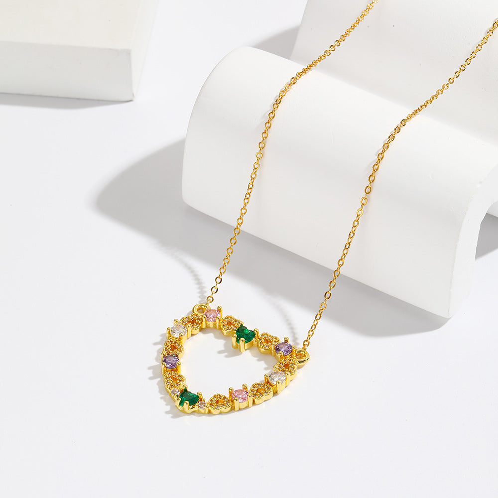 Collares al por mayor de corazón de corazón Cobre de cobre Micro esmeralda Collares de circón